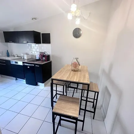 Hashtag-le Cosy Castelnauvien Апартаменты Кастельно-ле-Лез